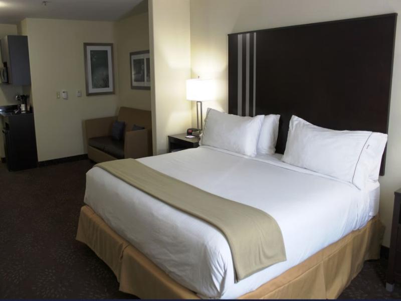 Holiday Inn Express Yorkton East image