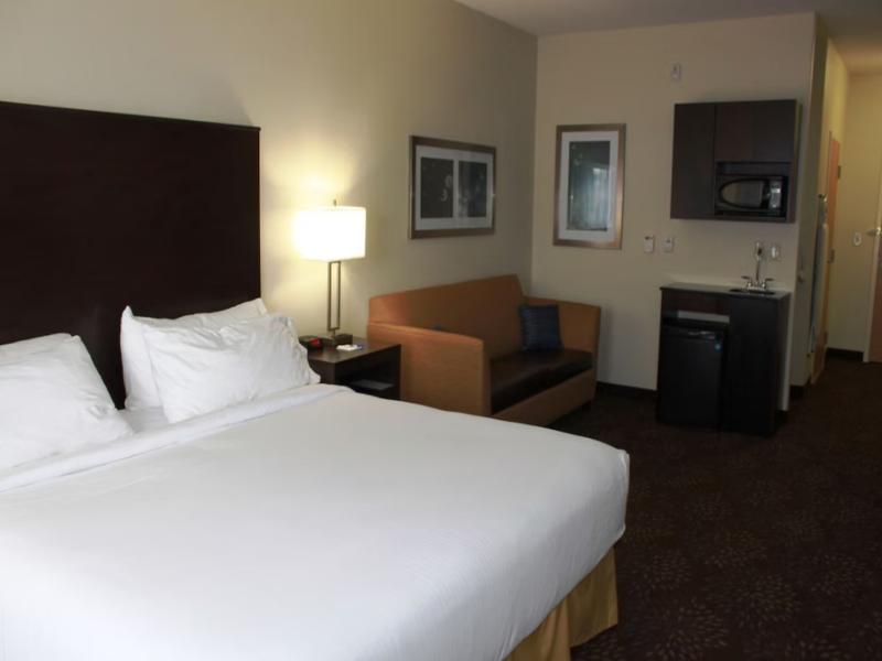 Holiday Inn Express Yorkton East image
