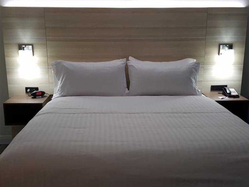 Holiday Inn Express and Suites Toledo West image