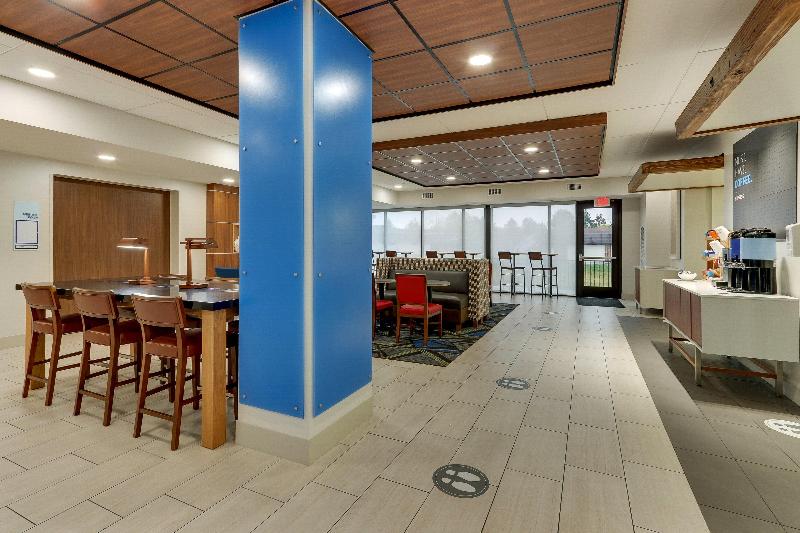 Holiday Inn Express and Suites Troy image