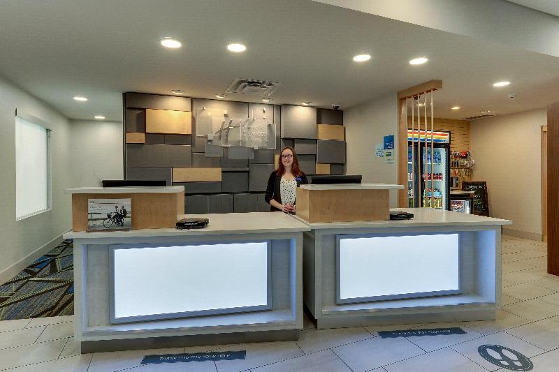 Holiday Inn Express and Suites Troy image