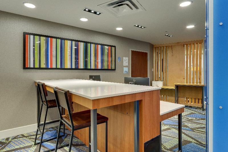 Holiday Inn Express and Suites Troy image