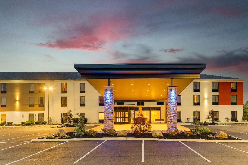 Holiday Inn Express and Suites Troy image