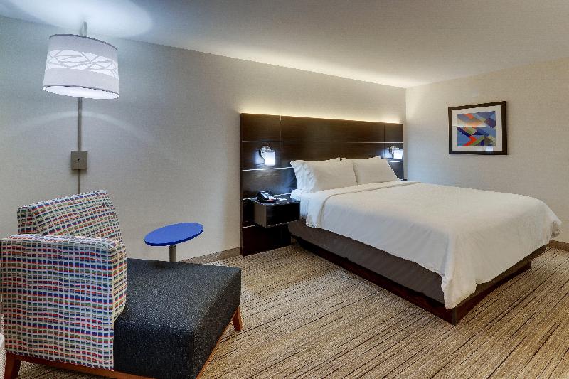 Holiday Inn Express and Suites Troy image