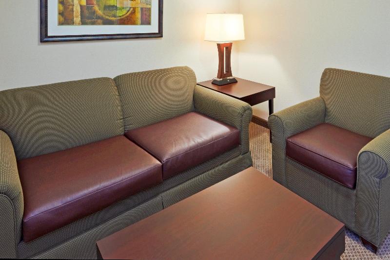 Holiday Inn Hotel and Suites Waco Northwest image