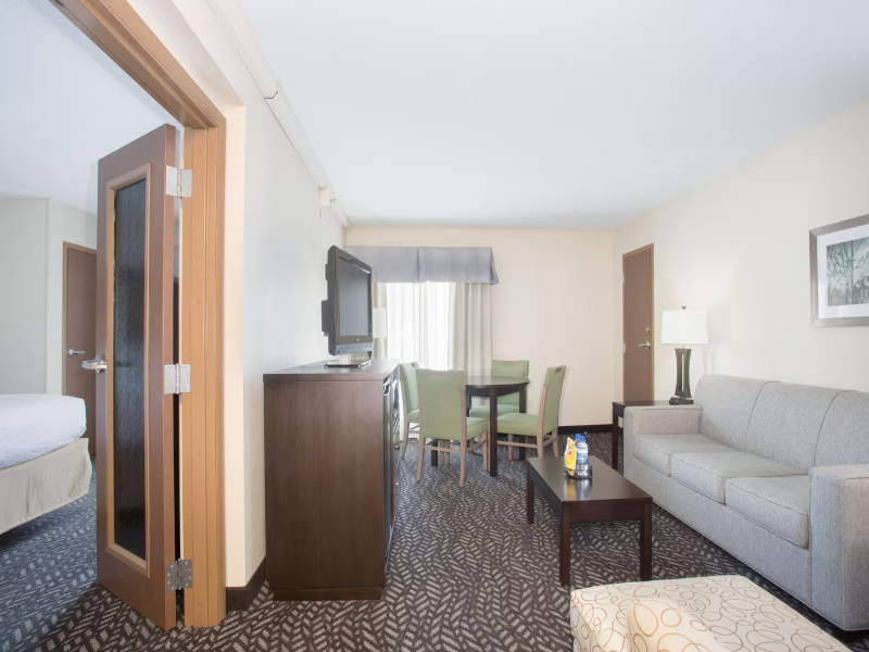 Wyndham Grand Executive Center Little Rock Airport