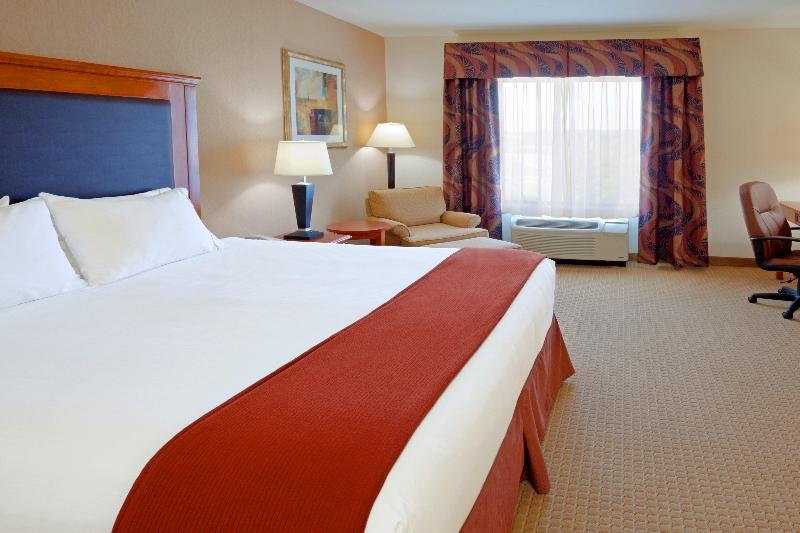 Holiday Inn Express and Suites Latham photo 12