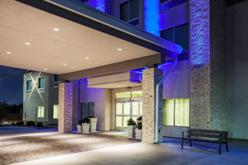 Holiday Inn Express and Suites Litchfield West image