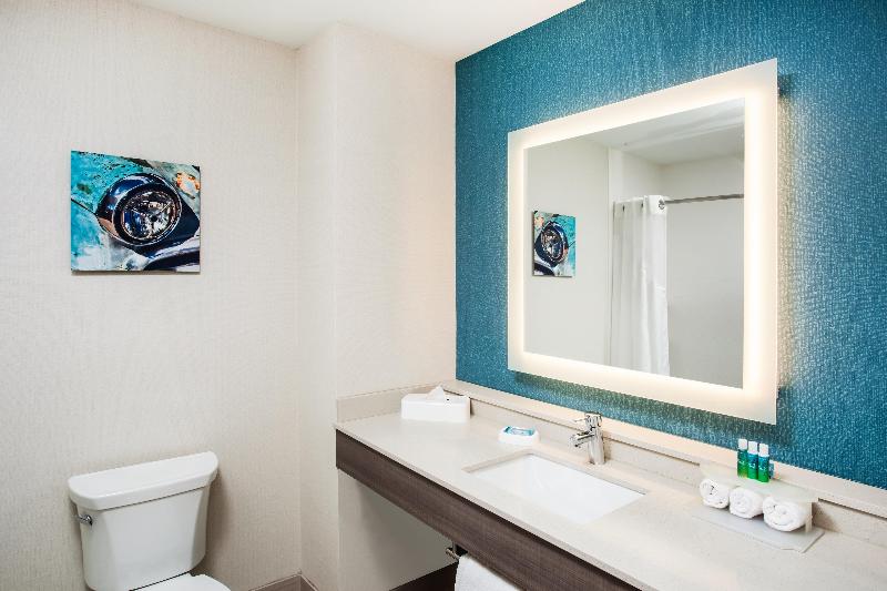 Holiday Inn Express and Suites Litchfield West image