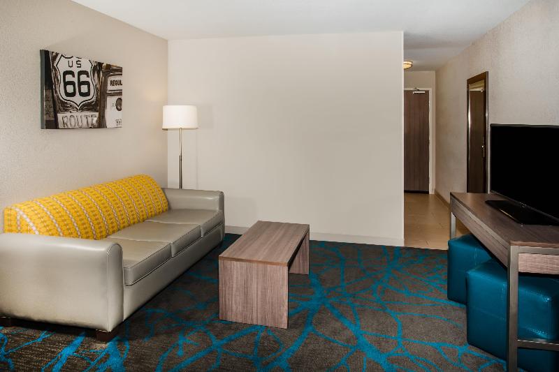Holiday Inn Express and Suites Litchfield West image
