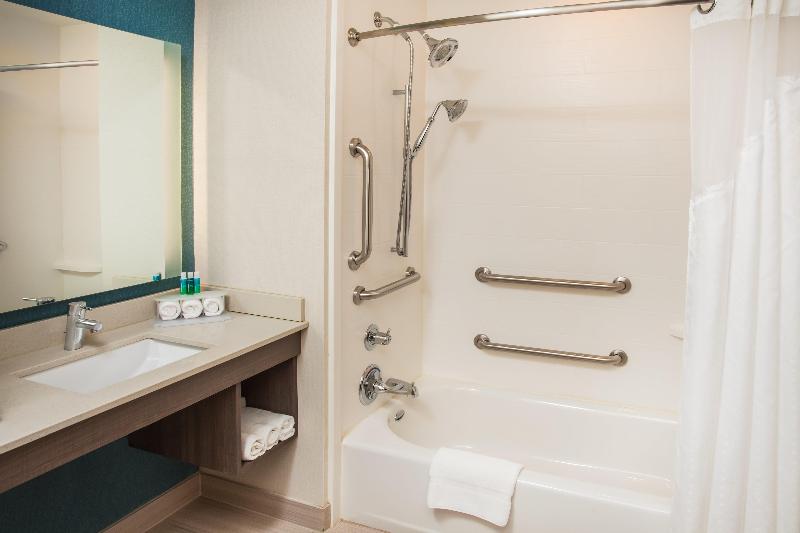Holiday Inn Express and Suites Litchfield West image