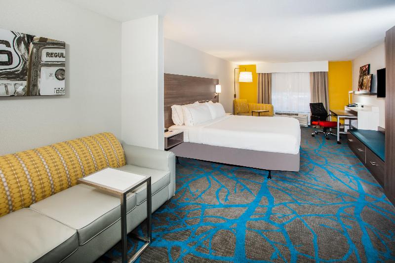 Holiday Inn Express and Suites Litchfield West image