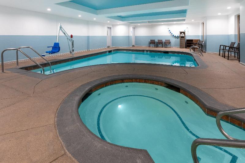 Holiday Inn Express & Suites Lathrop By IHG image