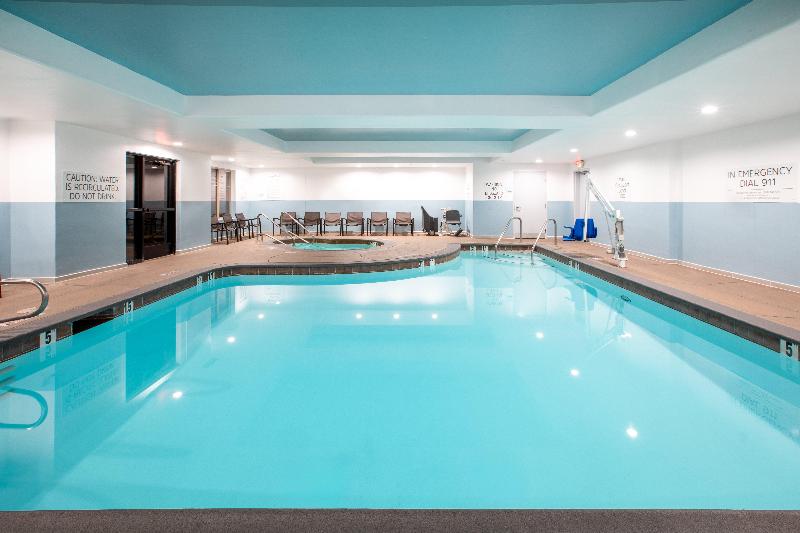 Holiday Inn Express & Suites Lathrop By IHG image