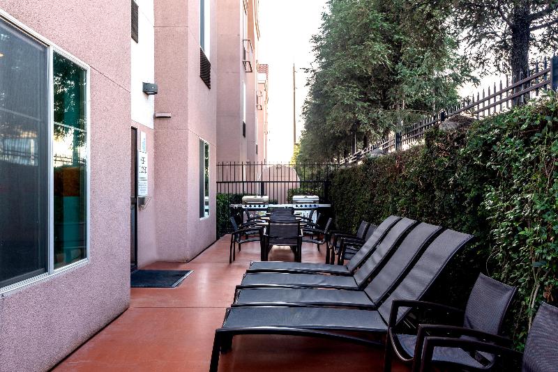 Holiday Inn Express & Suites Lathrop By IHG image