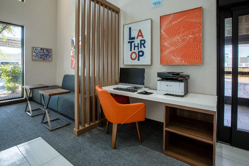 Holiday Inn Express & Suites Lathrop By IHG image