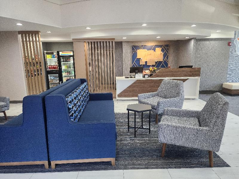 Holiday Inn Express & Suites Lathrop By IHG image