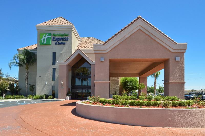 Holiday Inn Express & Suites Lathrop By IHG image
