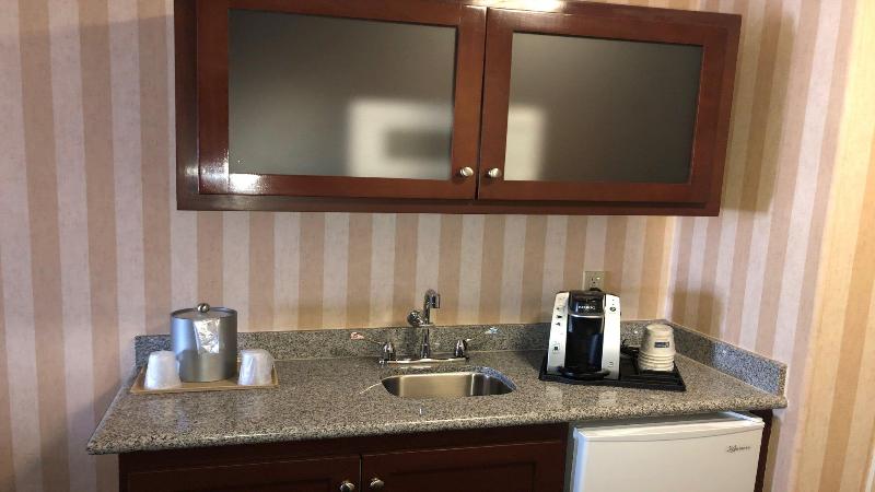 Holiday Inn Express & Suites Lathrop By IHG image