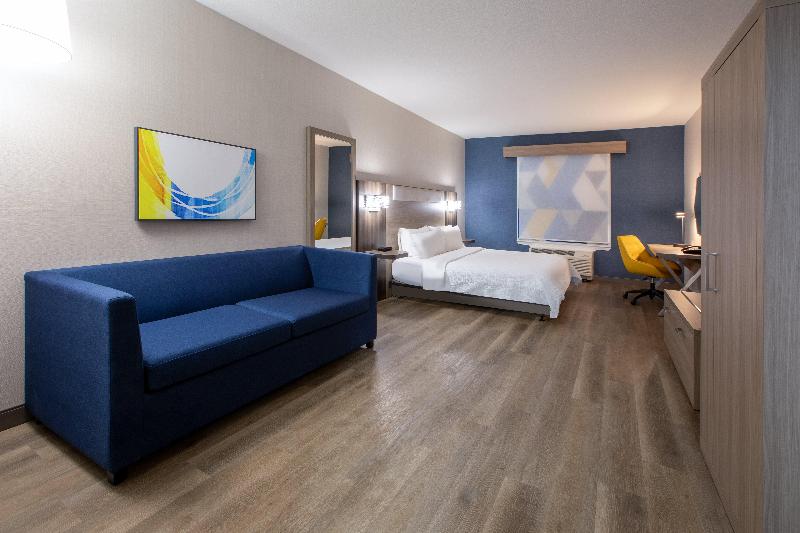 Holiday Inn Express & Suites Lathrop By IHG image