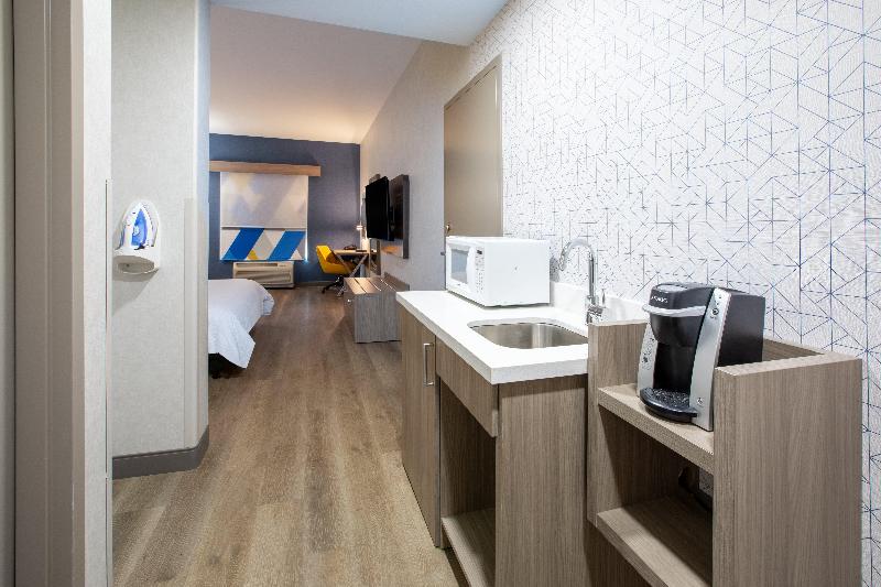 Holiday Inn Express & Suites Lathrop By IHG image