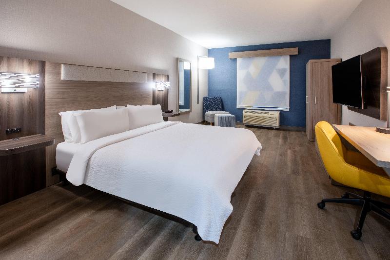 Holiday Inn Express & Suites Lathrop By IHG image
