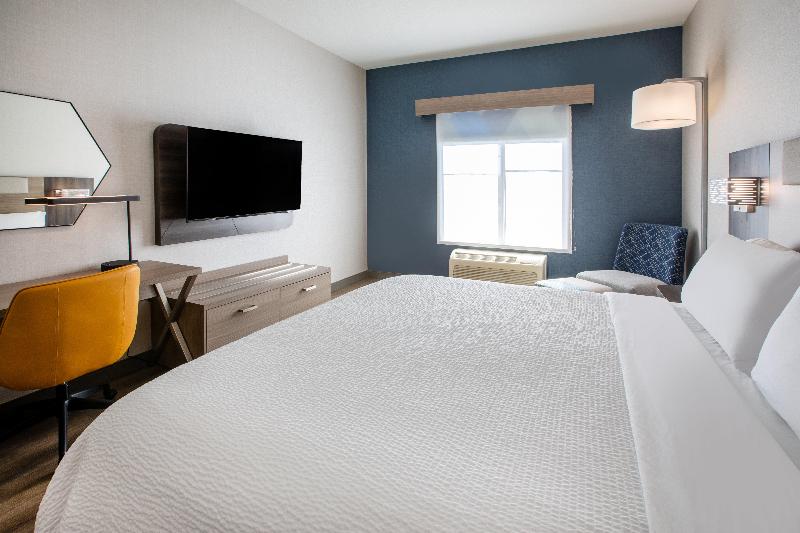 Holiday Inn Express & Suites Lathrop By IHG image