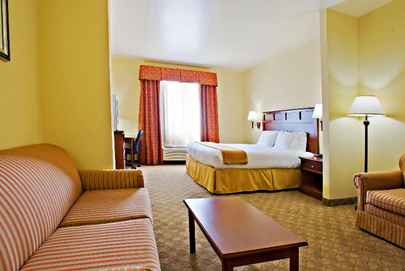 Holiday Inn Express & Suites Levelland image