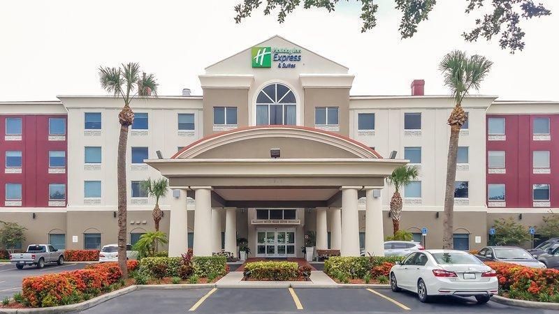 Holiday Inn Express and Suites St. Petersburg Nort