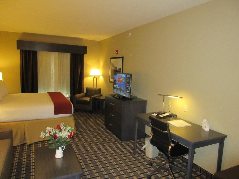 Holiday Inn Express & Suites Butler By IHG image