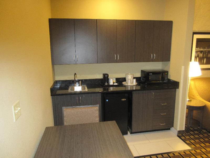 Holiday Inn Express & Suites Butler By IHG image