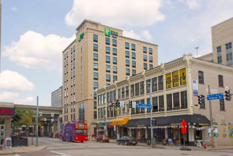 Holiday Inn Express & Suites Pittsburgh North Shor