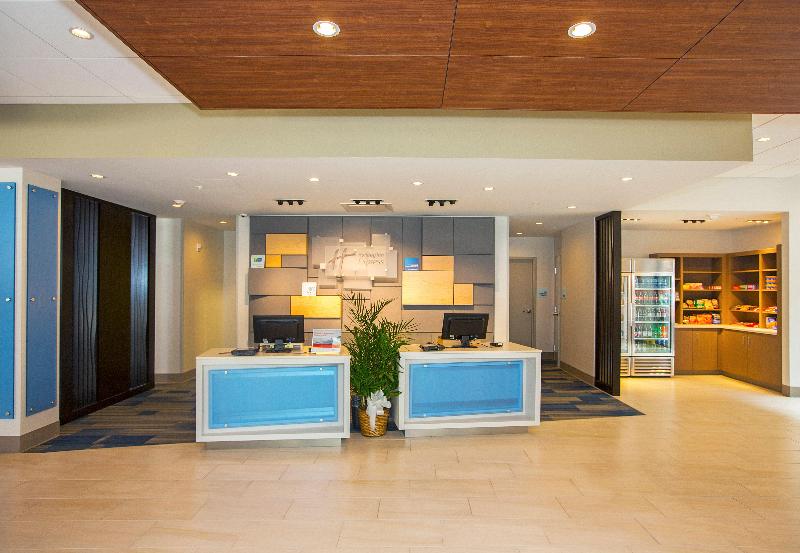 Holiday Inn Express & Suites Pittsburgh North Shor