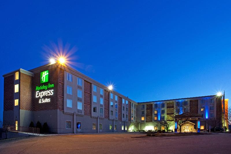 Holiday Inn Express and Suites Pittsburgh West Mif