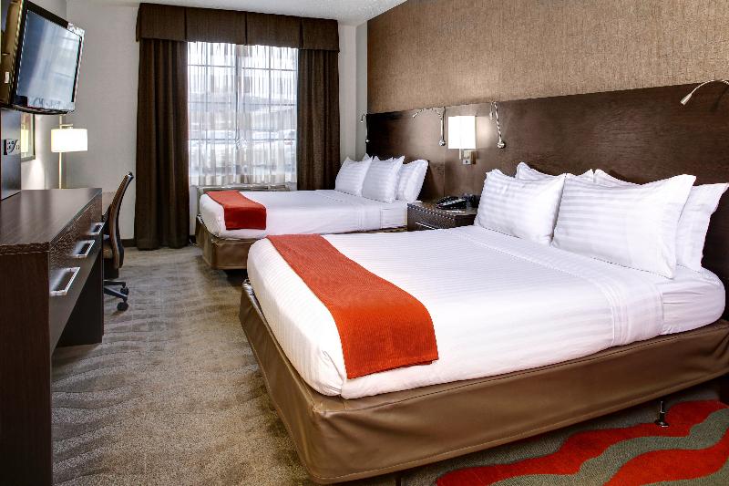 Holiday Inn Express Suites Pittsburgh-South Side photo 8