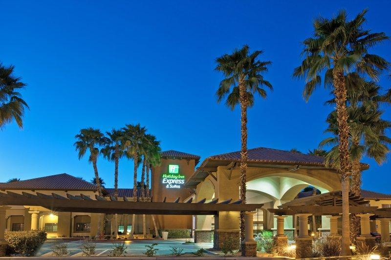 Holiday Inn Express and Suites Rancho Mirage Palm