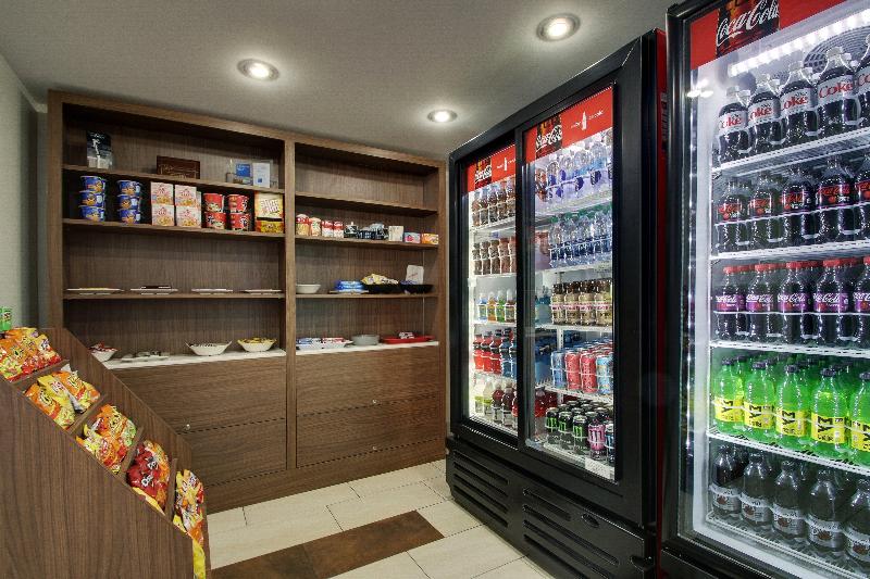 Holiday Inn Express and Suites Wapakoneta image