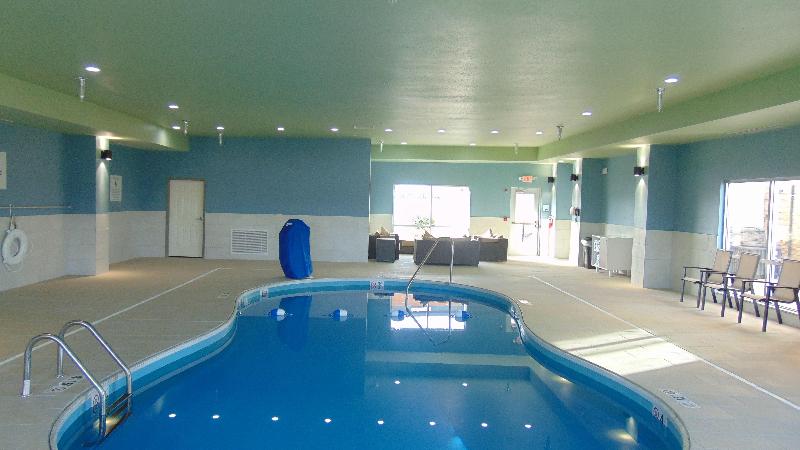 Holiday Inn Express and Suites Wapakoneta image