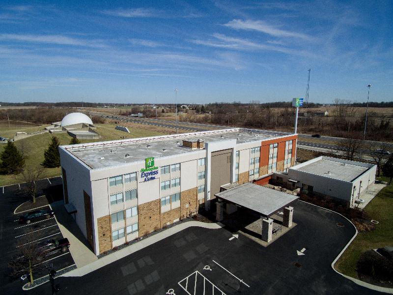 Holiday Inn Express and Suites Wapakoneta image