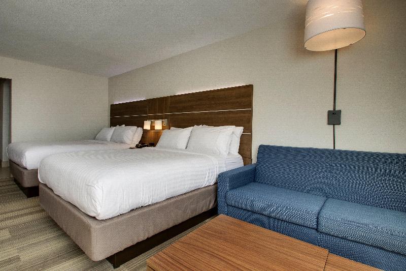 Holiday Inn Express and Suites Wapakoneta image