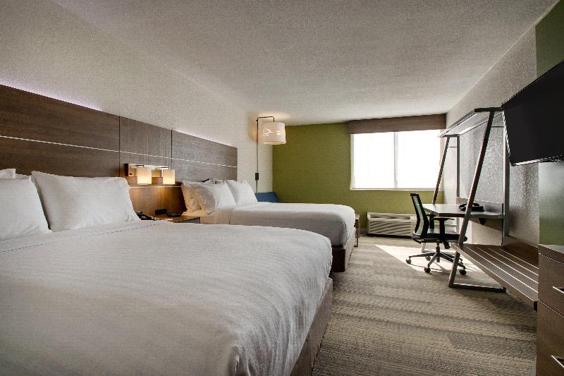 Holiday Inn Express and Suites Wapakoneta image
