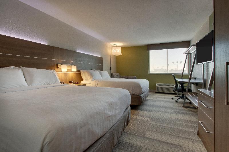Holiday Inn Express and Suites Wapakoneta image