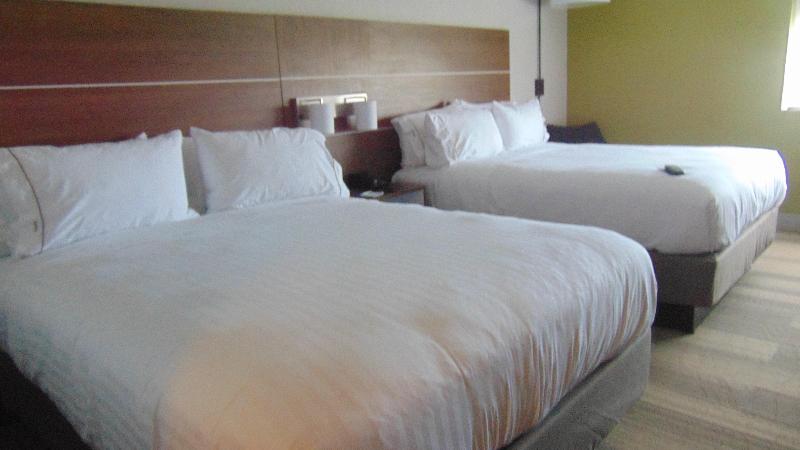 Holiday Inn Express and Suites Wapakoneta image