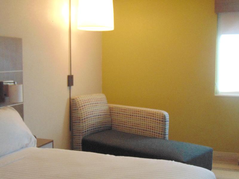 Holiday Inn Express and Suites Wapakoneta image