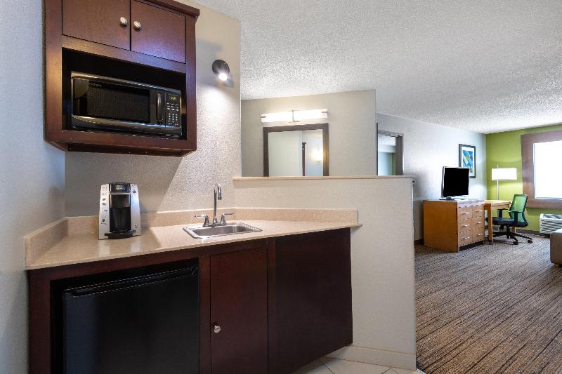 Holiday Inn Express and Suites Wheat Ridge Denver