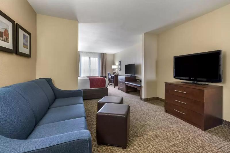 Comfort Inn and Suites Goodland image