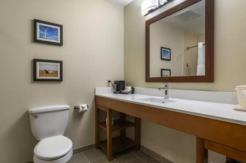 Comfort Inn and Suites Goodland image