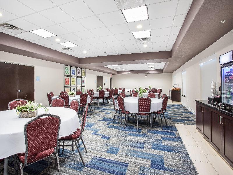 Holiday Inn Express & Suites Glasgow image