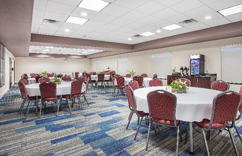 Holiday Inn Express & Suites Glasgow
