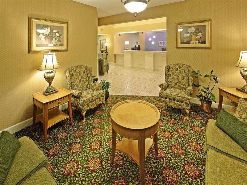 Hotel Holiday Inn Express and Suites Magnolia Lake Colum